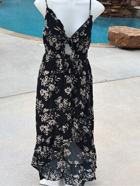 Black Floral Tie-Front Maxi Dress Medium